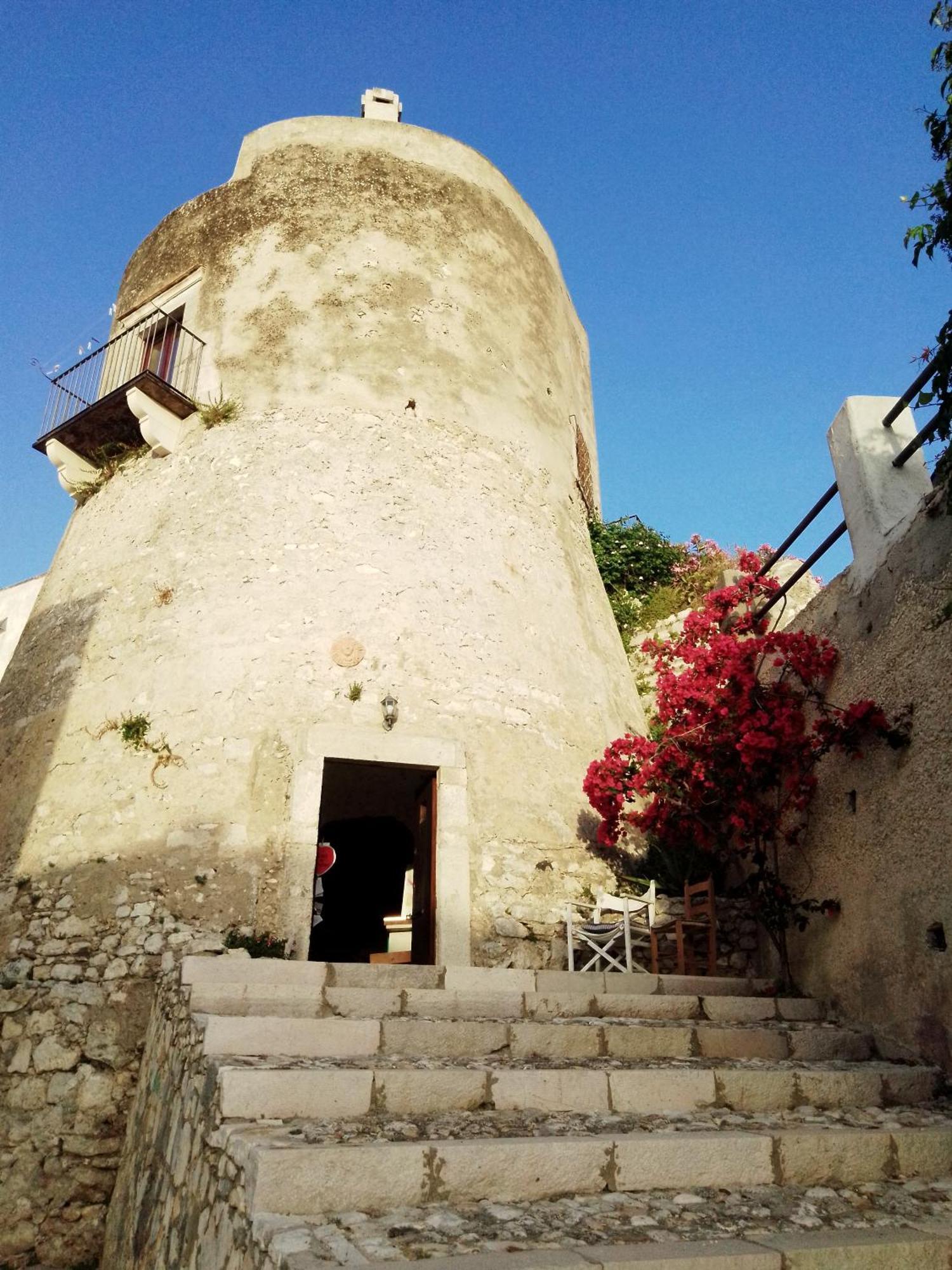 维耶斯泰Torre La Mezzaluna住宿加早餐旅馆 外观 照片